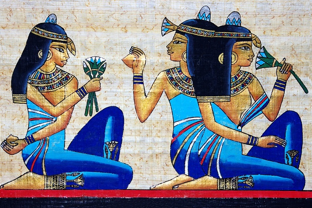 Rovnost žen a mužů ve starém Egyptě byla zarážející. Kromě vysokých postů měly ženy stejná práva.