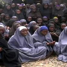 Unesené dívky na videu Boko Haram v roce 2014