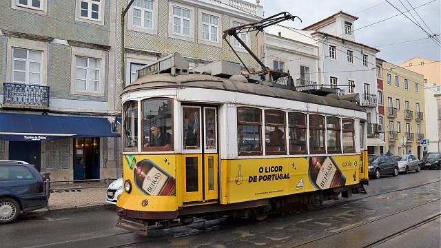 Typická lisabonská tramvaj