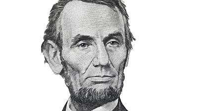 Dotyk - Když zabili Lincolna, lékaři mu vybrali kapsy u kalhot. Obsah je  dodnes záhadou