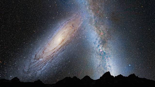 Na základě údajů z Hubbleova vesmírného dalekohledu se předpokládá, že galaxie Mléčná dráha (na obrázku vpravo uprostřed) a galaxie v Andromedě (vlevo uprostřed) se budou za 3,75 miliardy let vzájemně deformovat slapovou silou, jak ukazuje tento obrázek.