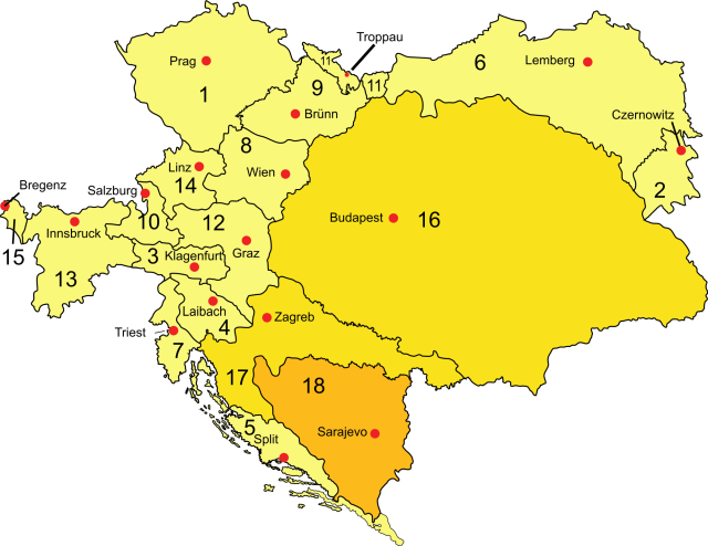 Mapa Rakouska-Uherska s vyznačeným Předlitavskem (světle žlutá) a Zalitavskem (sytě žlutá) a s korunními zeměmi. Tmavě žlutá Bosna a Hercegovina měla zvláštní status