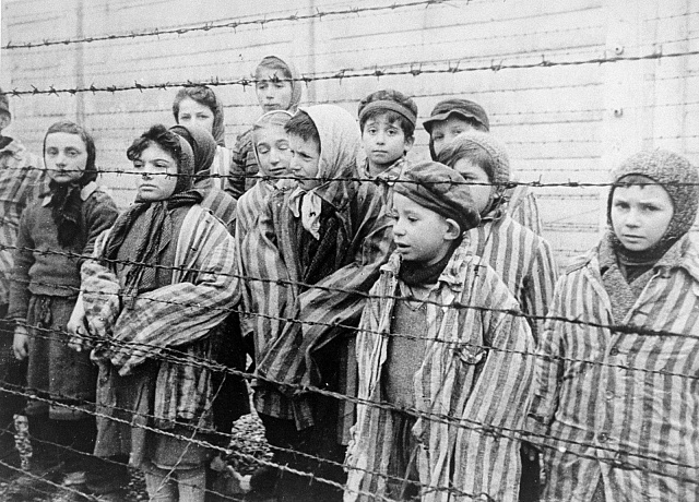 Židé čekající na konec války. Ilustrační foto.