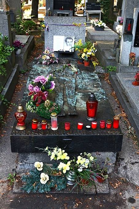 Náhrobek Jana Palacha se nachází v Praze na Olšanských hřbitovech