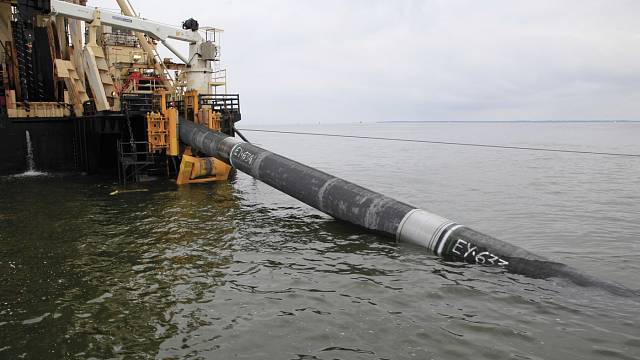 Loď pokládající první potrubí Nord Streamu v srpnu 2010.