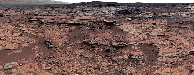 Eroze na Marsu, snímek vozítka Curiosity.