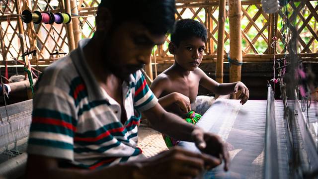 Práce v bangladéšských textilkách je považována za moderní otroctví
