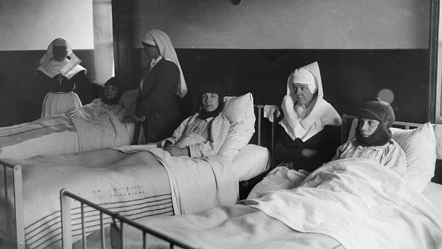 Nemocniční oddělení s nakaženými tuberkulózou, Francie 1920