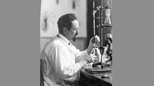Rudolf Weigl, vynálezce vakcíny na tyfus.