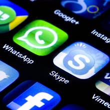 EU si chce posvítit na komunikační "over-the-top" služby jako WhatsApp či Skype