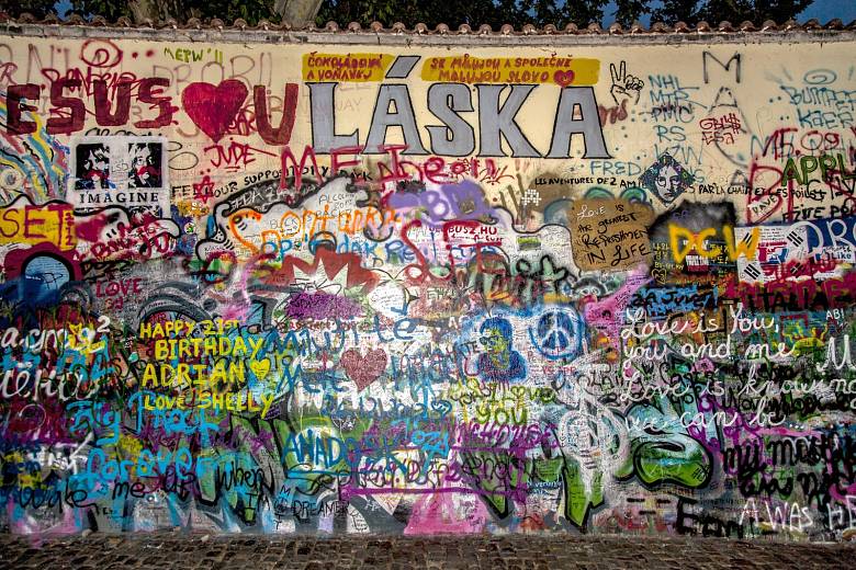 Lennonova zeď v Praze. Ilustrační foto.