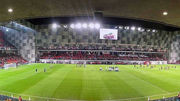 Air Albania Stadium v Tiraně