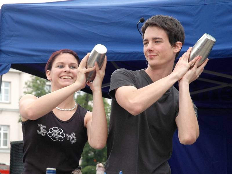 Se svojí barmanskou show vystoupili studenti střední odborné školy v Podbořanech.