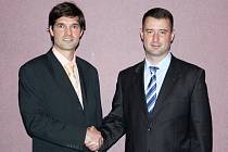 Nový žatecký starosta Aleš Jelínek (Svobodní, vpravo) a jeho zástupce Miroslav Šramota (ČSSD)