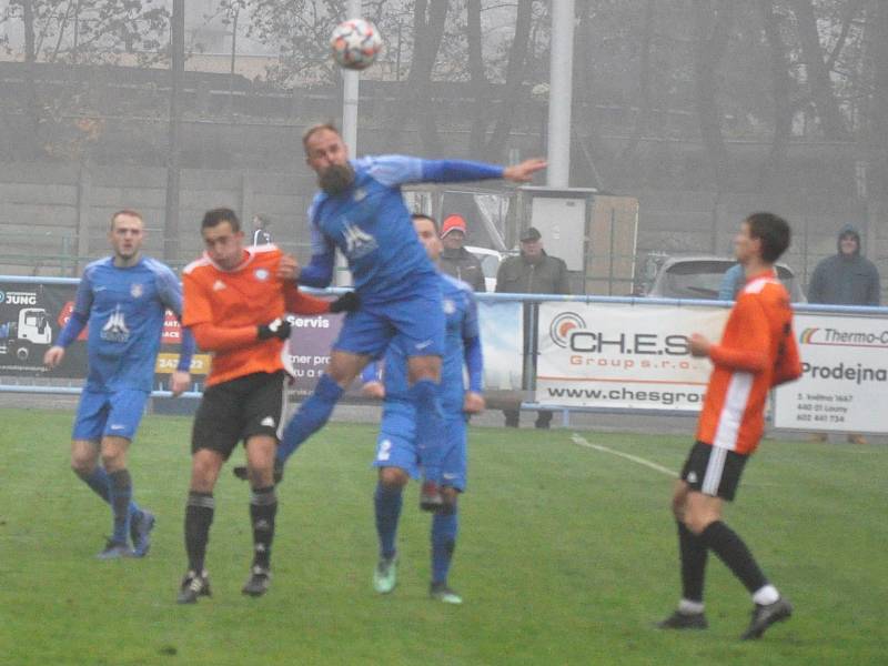 FK SEKO Louny (v modrém) - SK Újezd Praha 4 1:1 (0:1).