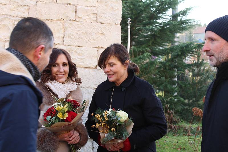 Na tvrzi Divice na Lounsku probíhají v tomto čase každou sobotu adventní akce.