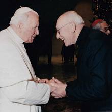 Václav Pácha (vpravo) při setkání s papežem Janem Pavlem II.