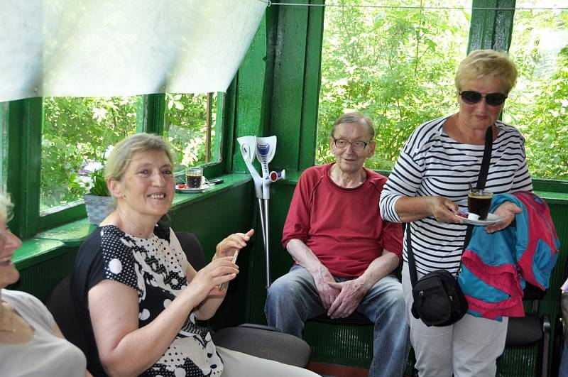 Turisté oslavili 110 let od otevření chaty na Červeňáku