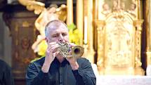 V rámci koncertů Dvořákova festivalu si mohli zájemci v sobotu 23. července poslechnout hudbu také v kostele v Podbořanech.