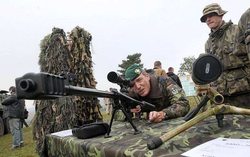 Ve vojenském výcvikovém prostoru Hradiště v Doupovských horách v těchto dnech cvičí jednotky 4. brigády rychlého nasazení. 
