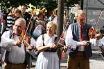 V sobotu na Mírovém náměstí zahrál folklorní soubor