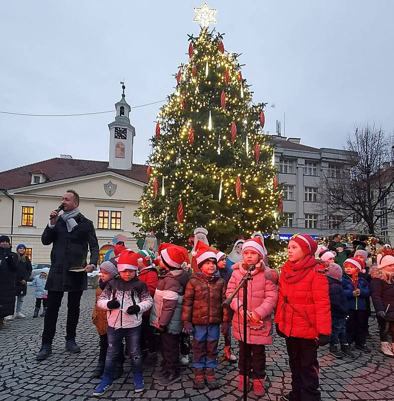 Mikulášské setkání v centru Loun.