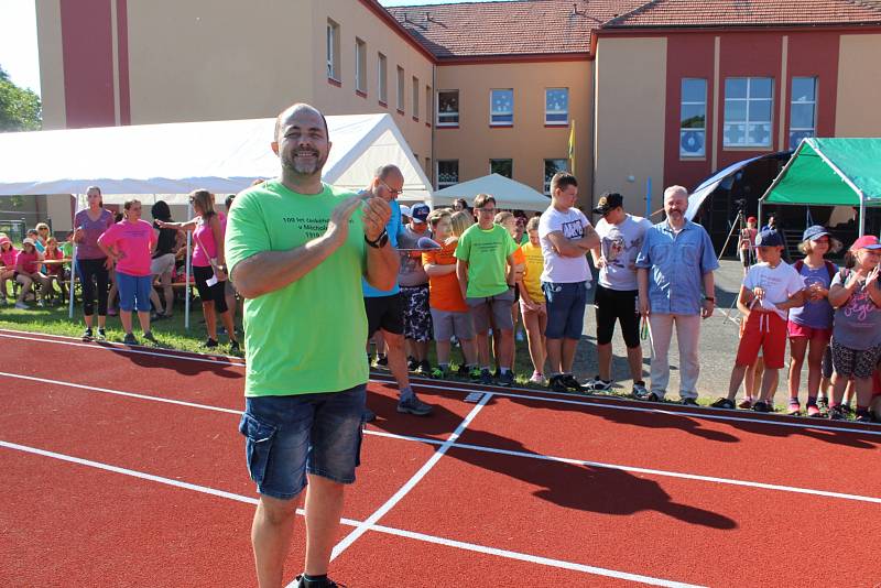 Slavnost v Měcholupech začala ráno štafetovým maratonem