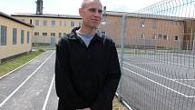 Josef Provazník, který si za majetkovou trestnou činnost odpykává tříletý trest ve věznici v Novém Sedle, v Drahonicích pracuje téměř každý den.
