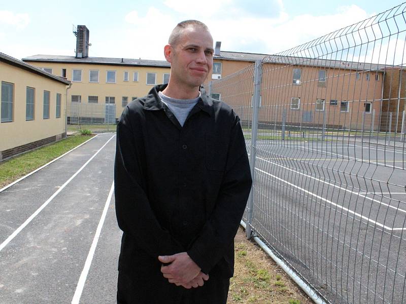 Josef Provazník, který si za majetkovou trestnou činnost odpykává tříletý trest ve věznici v Novém Sedle, v Drahonicích pracuje téměř každý den.