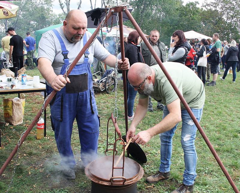 Kotlíková guláš paráda v Panenském Týnci