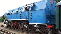 Desítky lidí na hlavním nádraží v Lounech opět obdivovaly parní lokomotivu přezdívanou Papoušek. 