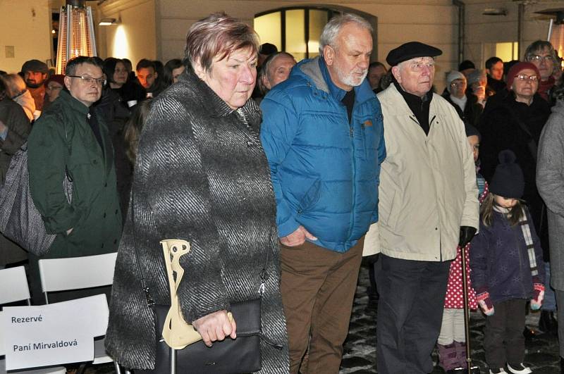 Velkému zájmu se těší nová výstava lounského umělce Vladislava Mirvalda v prestižním Muzeu Kampa v Praze.