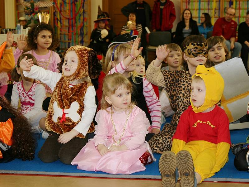 Karneval v lounské sokolovně