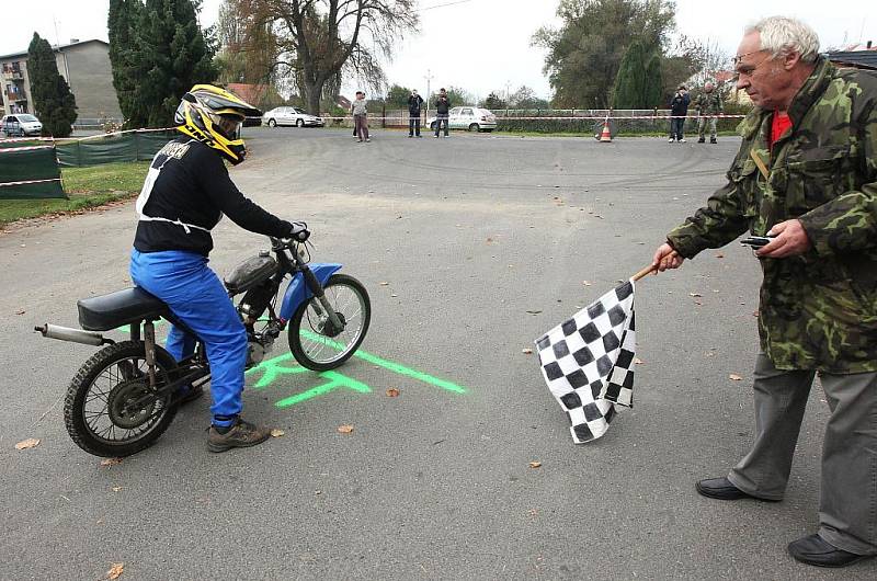 Závody motocyklů Pionýr ve Strádonicích