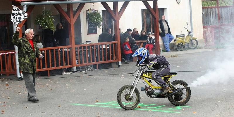 Závody motocyklů Pionýr ve Strádonicích