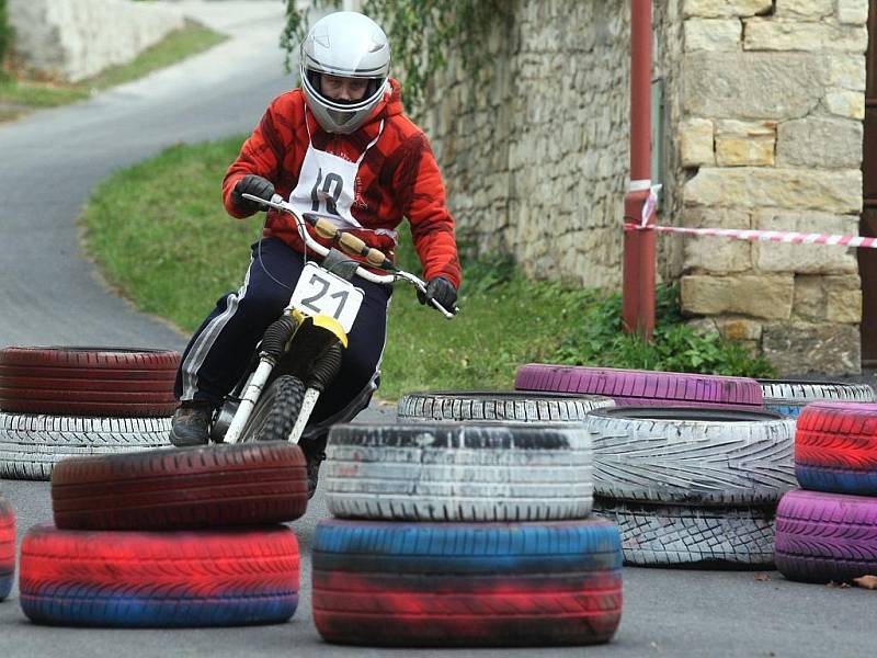 Závody motocyklů Pionýr ve Strádonicích