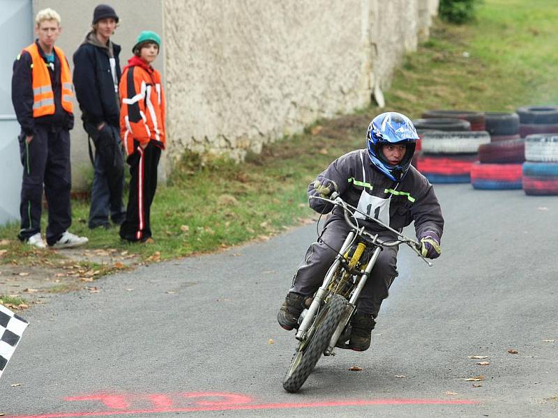 Závody motocyklů Pionýr ve Strádonicích