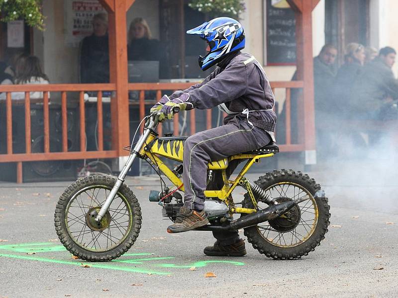 Závody motocyklů Pionýr ve Strádonicích