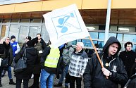 V Nexenu v průmyslové zóně Triangle zahájili zaměstnanci 31. ledna stávku
