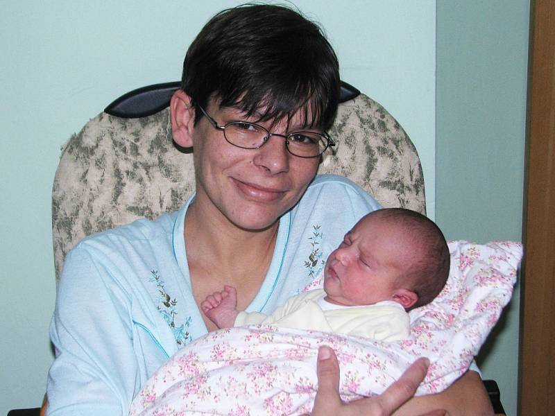 Mamince Věře Dvořákové z Běsna se 24. listopadu 2014 ve 23.40 hodin narodila dcera Anna Marie Kondášová. Váha 2650 g, míra 45 cm.