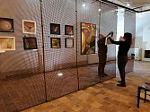 Galerie Sladovna v Žatci opět funguje. Vidět tam můžete výstavu obrazů Jitky Větrovské nazvanou „Minerály v pastelech“.