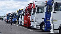 Na letišti v Panenském Týnci u Loun probíhá tento víkend 2.ročník srazu kamionů.