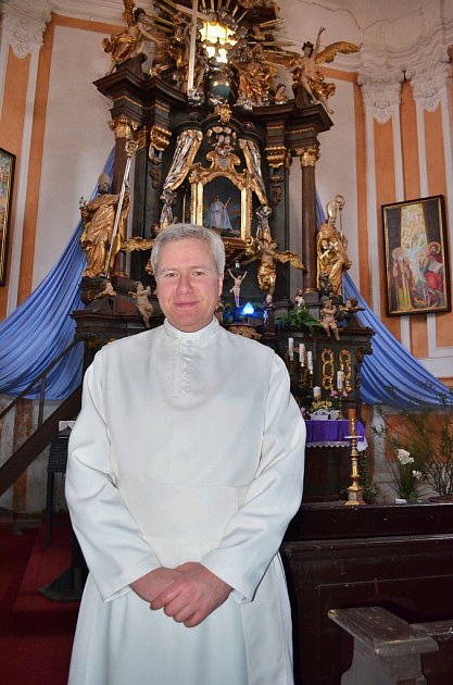 Farář Vilém Marek Štěpán v kostele v Liběšicích