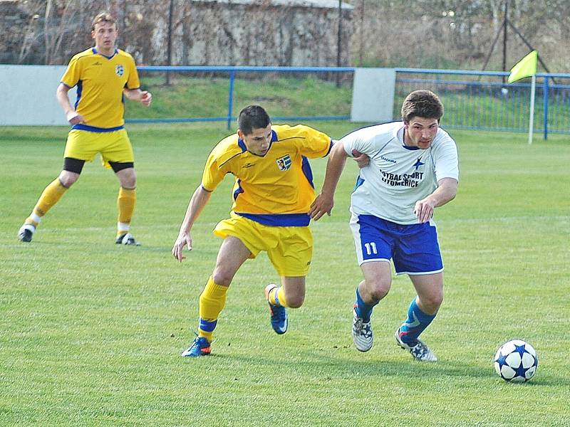 Utkání Dobroměřic (ve žlutém) proti Budyni