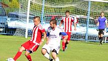 Fotbalisté Loun (v bílém) přehráli tým Srbic 4:1.