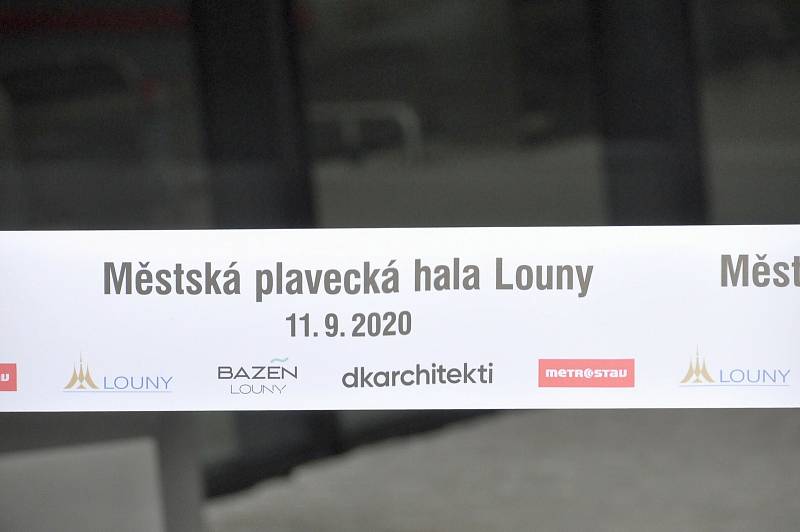 Slavnostní otevření plavecké haly v Lounech.