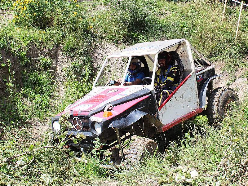 V Bezděkově u Žatce si opět dali dostaveníčko milovníci off roadů.