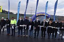 Zprovoznění úseku nové dálnice D7 u Panenského Týnce na Lounsku.