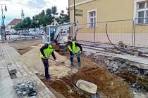 Rekonstrukce kanalizace a vodovodu v Pivovarské ulici v Lounech pokračuje.