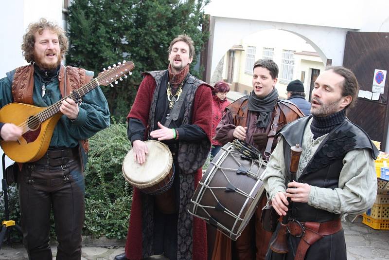Přijela i oblíbená historická kapela Arcus z Chomutova